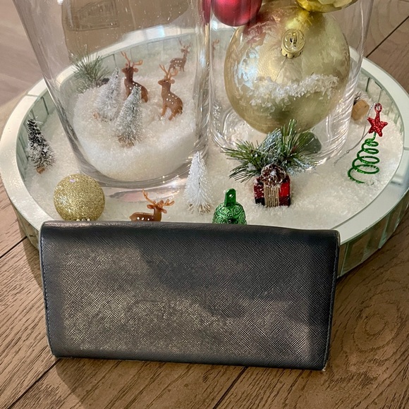 Authentic Prada Saffiano Long Zip Wallet Black - Picture 3 of 14